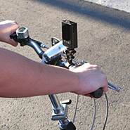 CAM-007Pro　ハイクオリティ画質SXGA（1280×1024）撮影可能ビデオカメラ　自転車取り付け写真